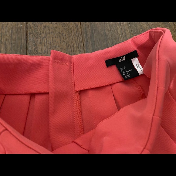 Hot Pink H&M Pleated Skirt - Picture 2 of 3
